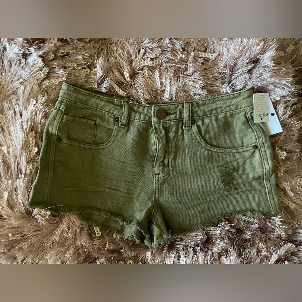 NWT $46 Oniell Olive Green Womens Denim Shorts Size 26